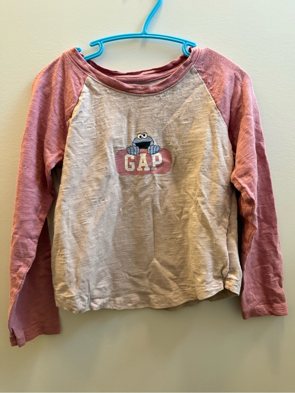 GAP x Sesame Street Cookie Monster Girls 5T Pink Raglan Shirt